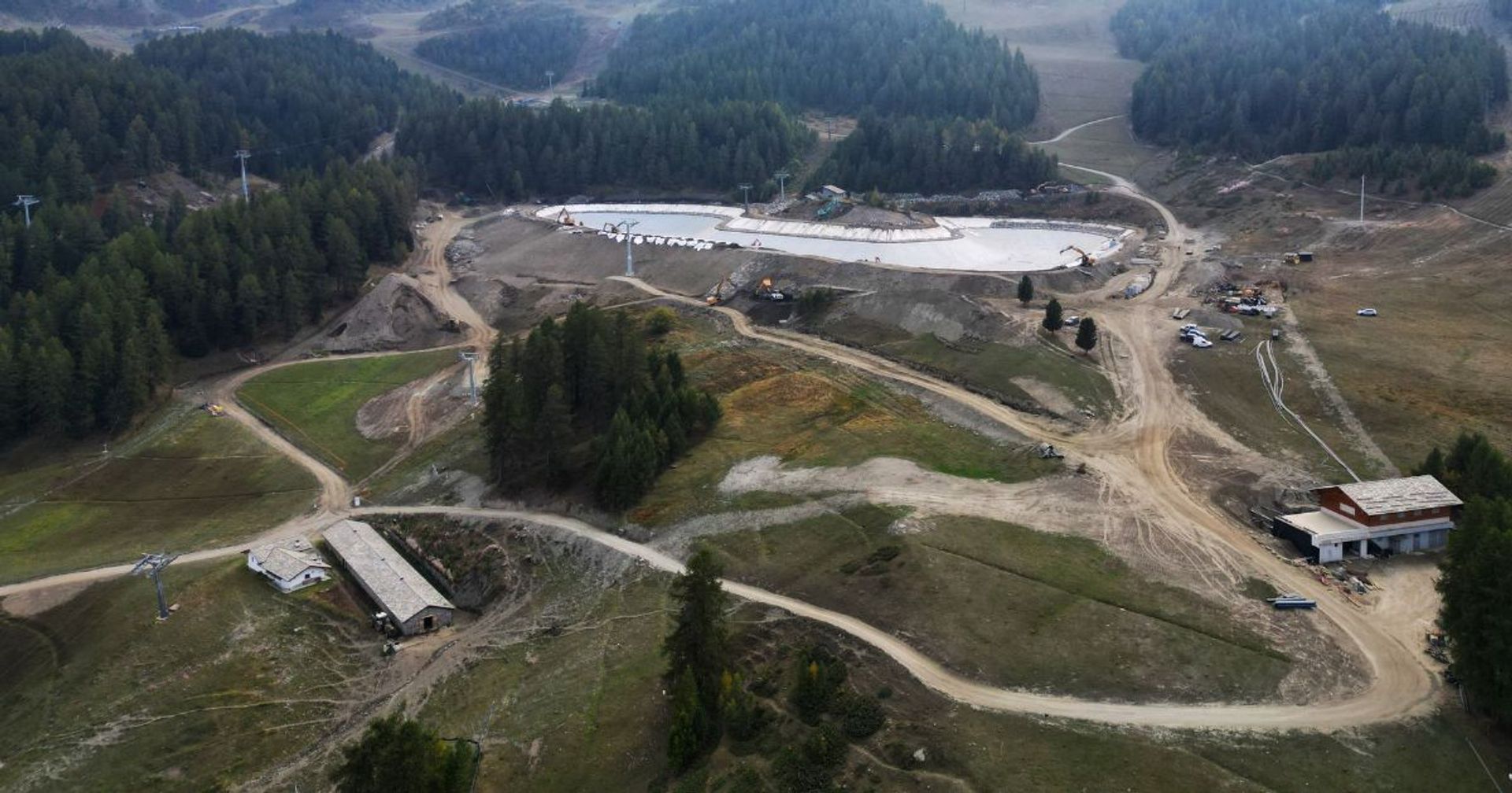 Integrated solutions for reservoir construction and management